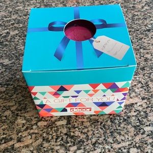 Decor plastic soup mug w lid NWB